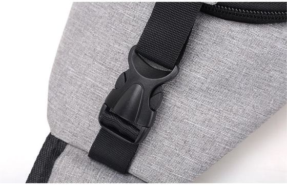 Bolso de cofre con cierre con cremallera de tela de carga USB para hombres en viajes cortos