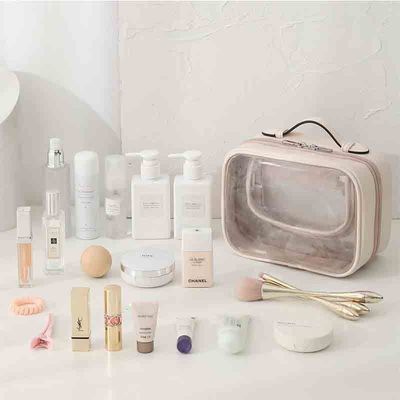 Mantenga sus cosméticos organizados con una bolsa de maquillaje transparente e impermeable