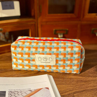 Bolsas de maquillaje de etiqueta privada con impresión revisada Bolsa cosmética de viaje de poliéster reciclado