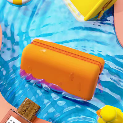 Bolsa de maquillaje de silicona cuadrada con diseño y material a prueba de agua