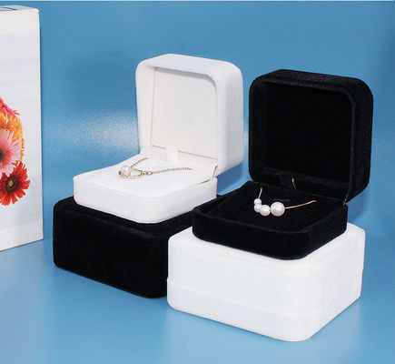 Los compradores personalizados logotipo anillo colgante pulsera de terciopelo joyería caja de joyería organizador de regalos cajas