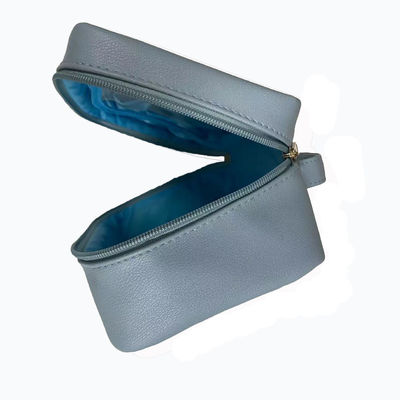 Bolso de maquillaje de moda de gran tamaño de cuero impermeable de ropa de baño bolso grande plano portátil bolsillos interiores bolso cosmético personalizado para mujeres
