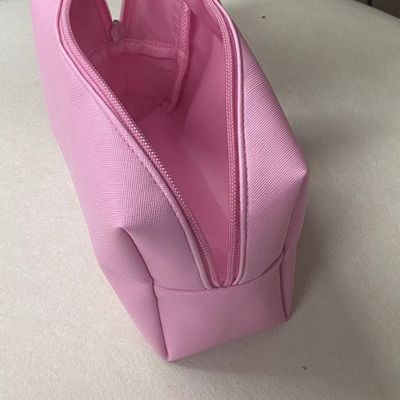Bolso de maquillaje cosmético de algodón Pu de color mixto Bolso de lavado de polvo en blanco con color personalizado