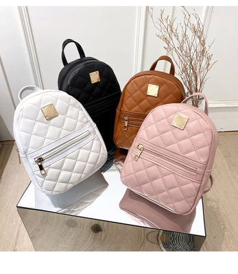 Tendencia de la moda 2022 Bolsa de espalda pequeña de revestimiento de nylon Mensajero de hombro para mujer