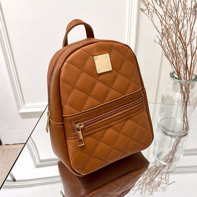 Tendencia de la moda 2022 Bolsa de espalda pequeña de revestimiento de nylon Mensajero de hombro para mujer