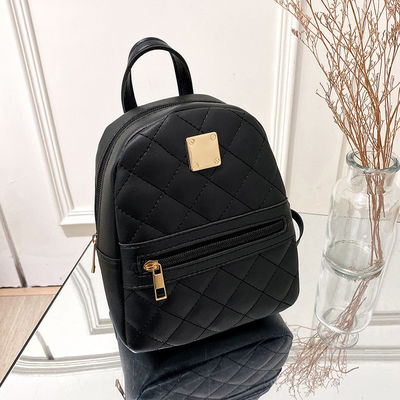 Tendencia de la moda 2022 Bolsa de espalda pequeña de revestimiento de nylon Mensajero de hombro para mujer