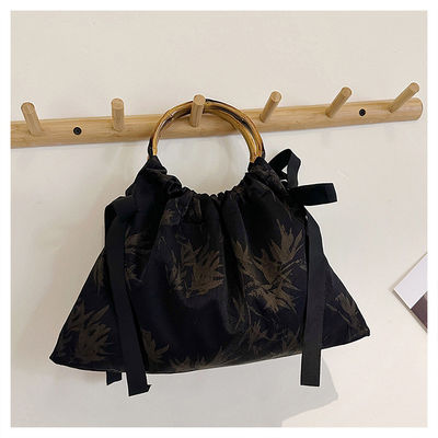 Bolsos de mujer Bolso de diseño de color personalizado y bolsos de mano para mujer OEM / ODM aceptable