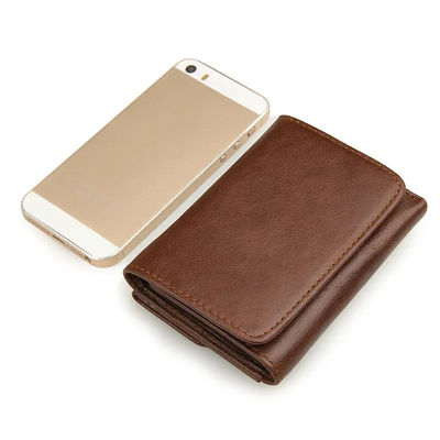 Cartera masculina de cuero PU 2024 personalizada con conveniencia de almacenamiento y revestimiento de poliéster