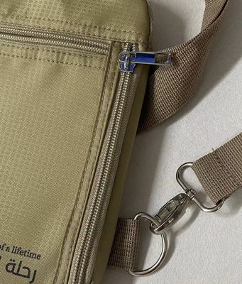 Bolso de viaje de cuello pequeño de nylon a prueba de agua para teléfono móvil y tarjeta OEM / ODM aceptable