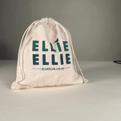Logotipo personalizado Imprimido de lona orgánica de algodón de la bolsa de tira de la cuerda para la demanda de embalaje de joyería