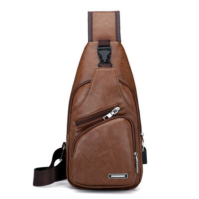 Tamaño personalizado Más recientes bolsas de pecho de cuero de PU de moda para hombres con puerto de carga USB