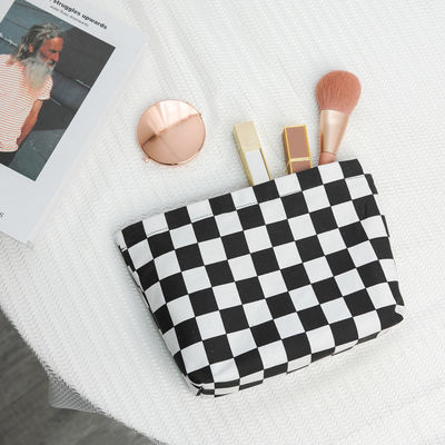 Bolso de lavado portátil de moda Bolso de cepillo cosmético de ajedrez en blanco y negro personalizado