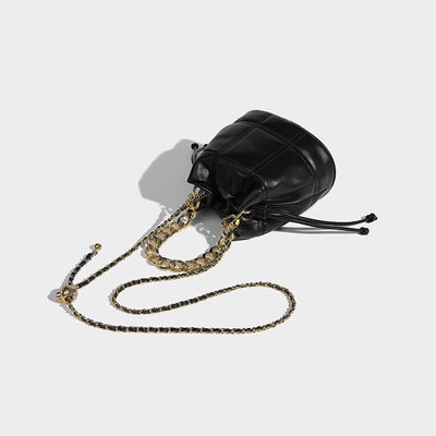 2024 Diseño Moda Cuero Cuerpo Cruzado Uno hombro Bolso Pequeño Bolso de cubo para mujeres