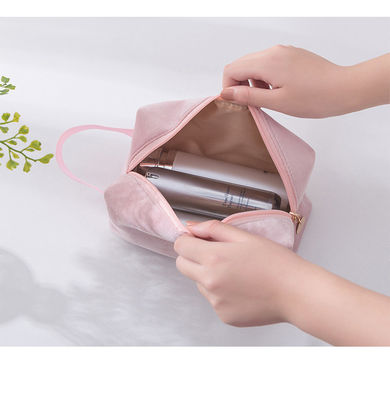 Bolso de bolso de terciopelo estilo bucle suave para maquillaje personalizado y regalos personalizados para damas de honor