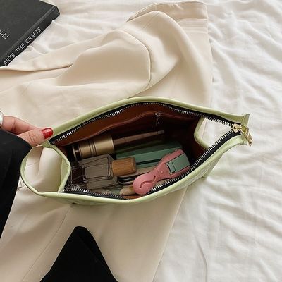 Bolsas cosméticas de viaje de tela de poliéster con edredón para su logotipo personalizado