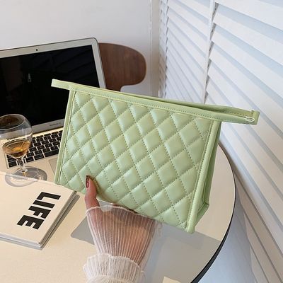 Bolsas cosméticas de viaje de tela de poliéster con edredón para su logotipo personalizado