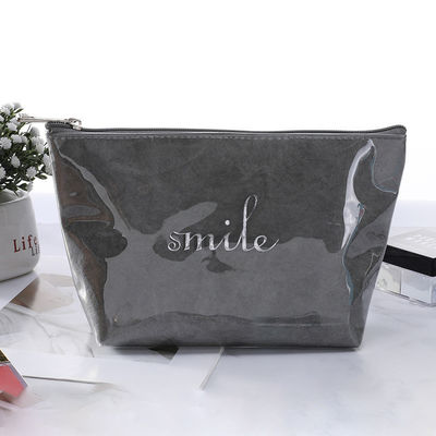 Impresión de logotipo personalizado Bolsa de almacenamiento con cremallera Bolsa de tocador comercial Dupont de lujo para el día a día