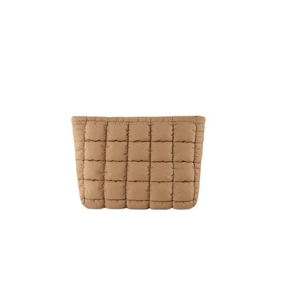 Bolso de plumas cuadradas de revestimiento de poliéster 2024 Tendencia Bolso de embrague de color puro para mujeres de moda