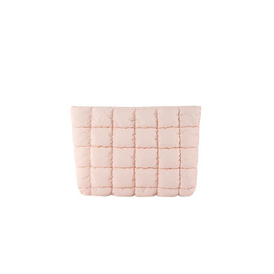Bolso de plumas cuadradas de revestimiento de poliéster 2024 Tendencia Bolso de embrague de color puro para mujeres de moda