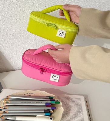 Bolsa de maquillaje de poliéster coreano personalizada para almacenamiento de primavera Entrega en 15 días