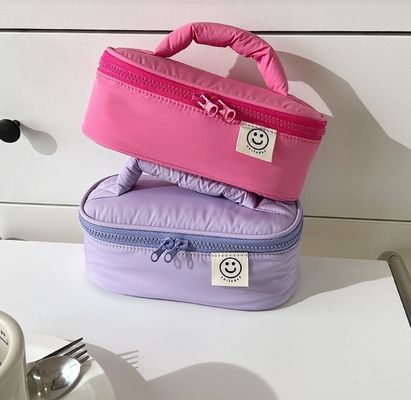 Bolsa de maquillaje de poliéster coreano personalizada para almacenamiento de primavera Entrega en 15 días