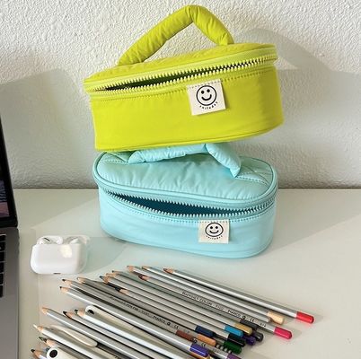 Bolsa de maquillaje de poliéster coreano personalizada para almacenamiento de primavera Entrega en 15 días
