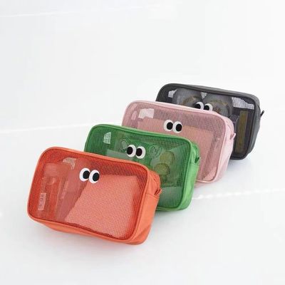 Bolsa de almacenamiento 3D de malla de poliéster reciclada conveniente y duradera para artículos de tocador de viaje