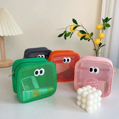 Bolsa de almacenamiento 3D de malla de poliéster reciclada conveniente y duradera para artículos de tocador de viaje