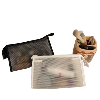 Bolsa de maquillaje de malla de nylon simple personalizada para artículos de tocador y almacenamiento de cosméticos en color negro