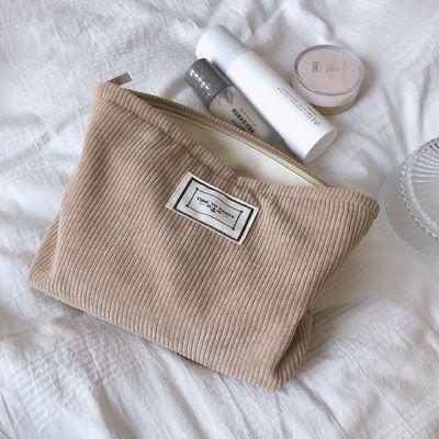 El más moderno maquillaje de corduroy con cremallera bolsa de ropa de baño bolso de baño nuevo diseño 2021