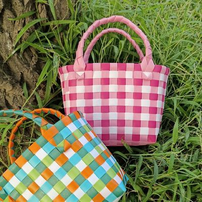Mujeres ecológicas Triángulo de paja bolso Raffia para viajar y salir de moda más reciente