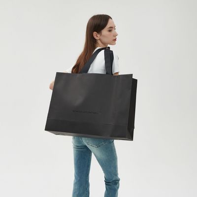 Ropa de lujo Venta al por menor de regalos Compras de joyería Negro Bolsa de papel con color personalizado