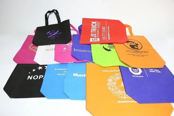 Mediano tamaño 30-50cm Bolsa de tote no tejida con impresión de transferencia de calor Logotipo personalizable