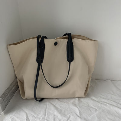 Bolsa de mensajero con cremallera Material de nylon Impresión de logotipo Bolsa de compras para la vida diaria
