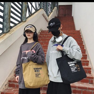 Bolso de mano con bolsillos de tamaño mediano Moderno y funcional