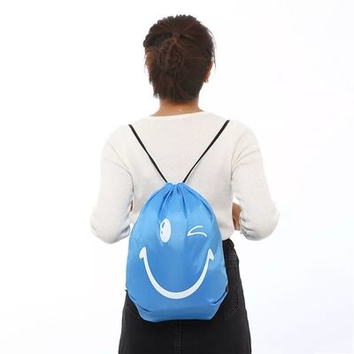 Mochila de poliéster de nylon de tamaño medio para serigrafía personalizada