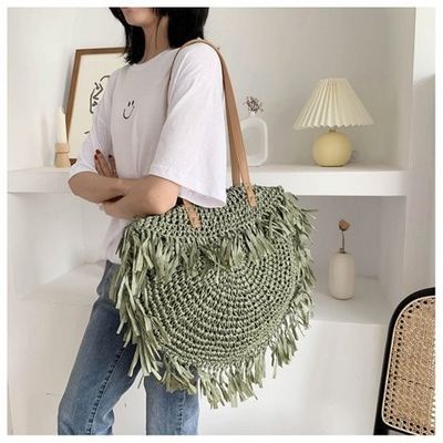 Acceptable OEM/ODM Bolso de hombro de paja con franjas semicirculares para la playa hecha a mano