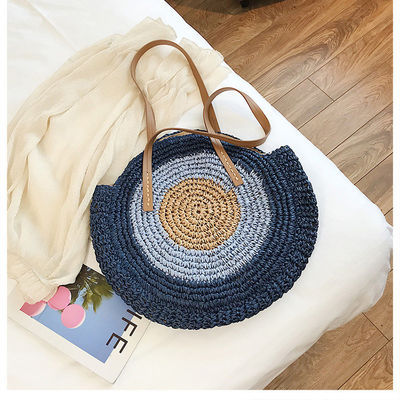 2022 Bolso de hombro de playa redondo tejido a mano Bolso de paja con mango de cuero y logotipo personalizado