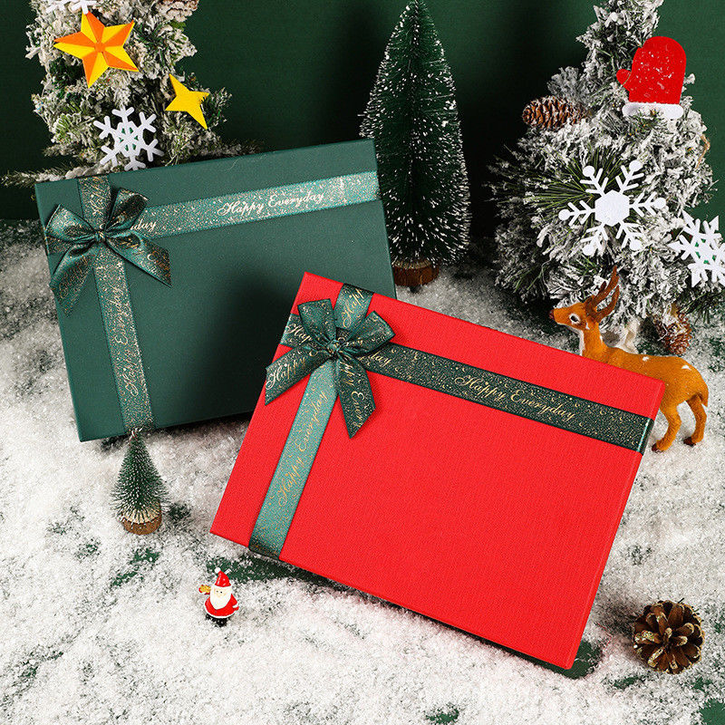 Materiales reciclados Caja de regalo de dama de honor de lujo personalizada con cinta y varios colores