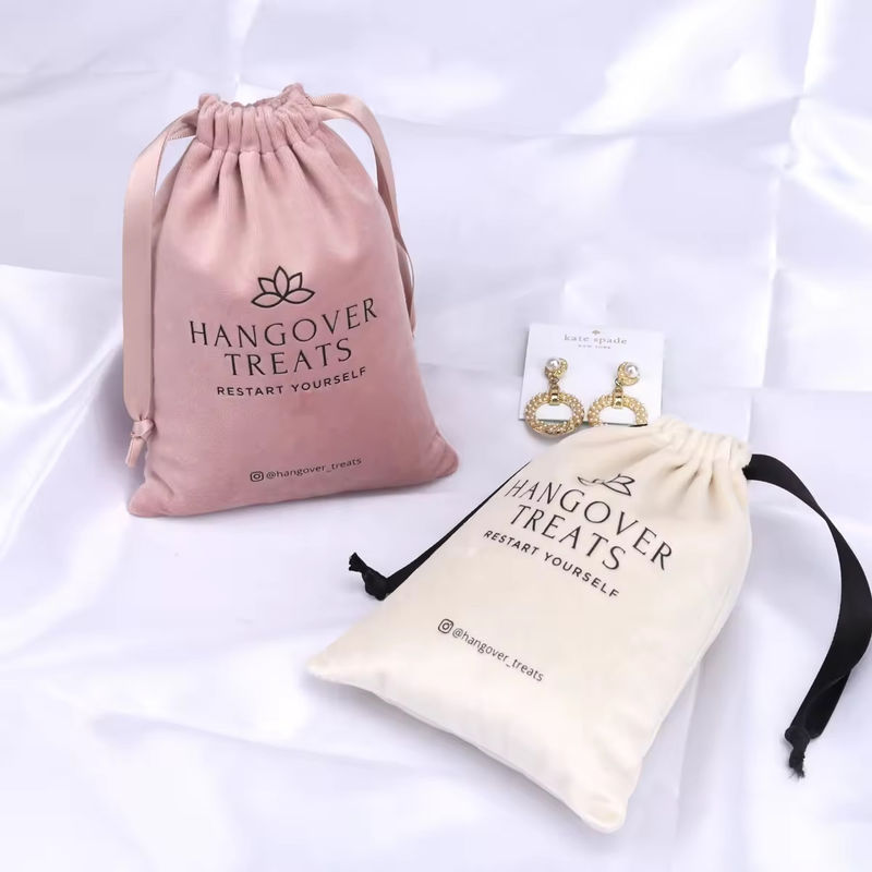 Bolsa de polvo de terciopelo rosa de 30-50 cm para el embalaje cosmético de regalo de cuerda de dibujo personalizado